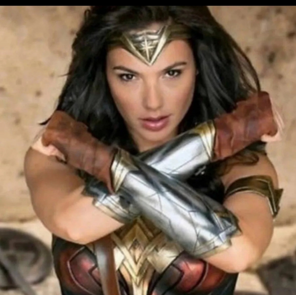 Wonder woman crown